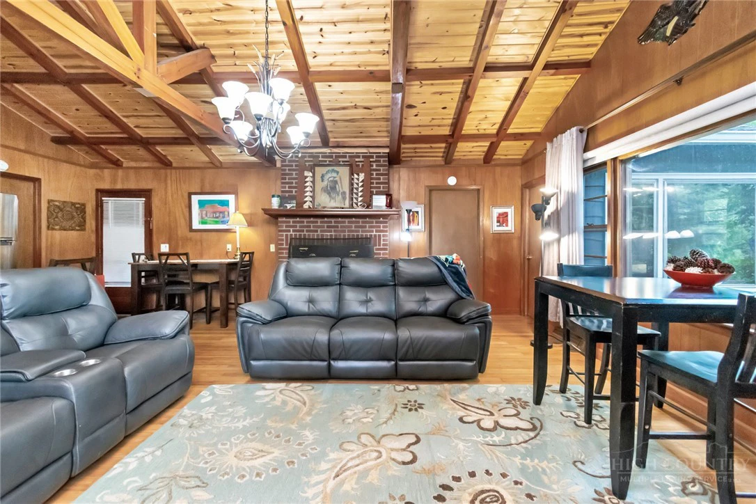 Image number 19 for the current listing
