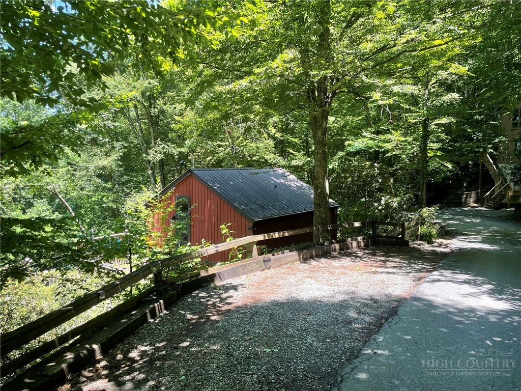 Image number 9 for the current listing