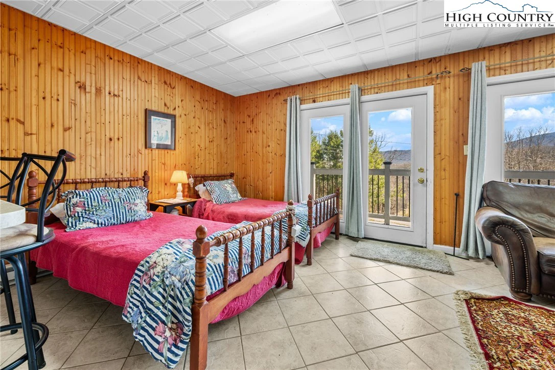 Image number 5 for the current listing