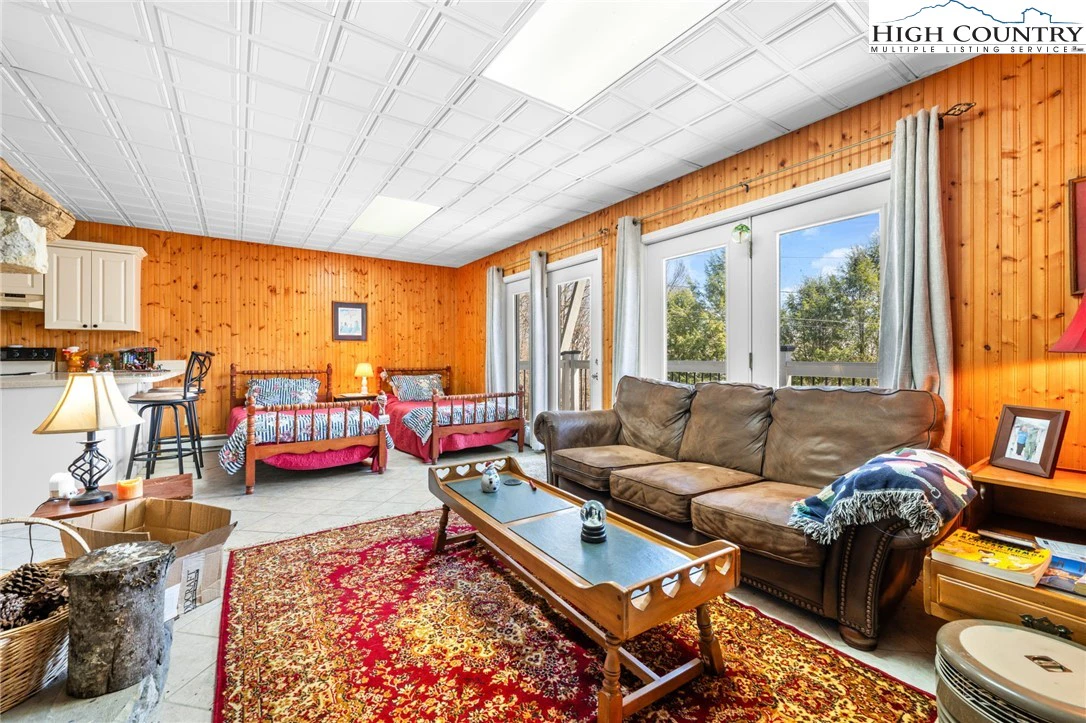 Image number 6 for the current listing