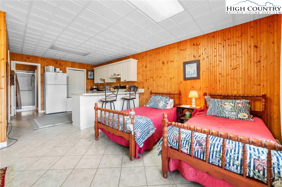 Image number 7 for the current listing