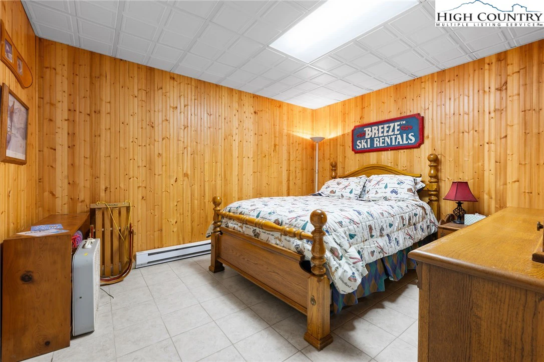 Image number 11 for the current listing