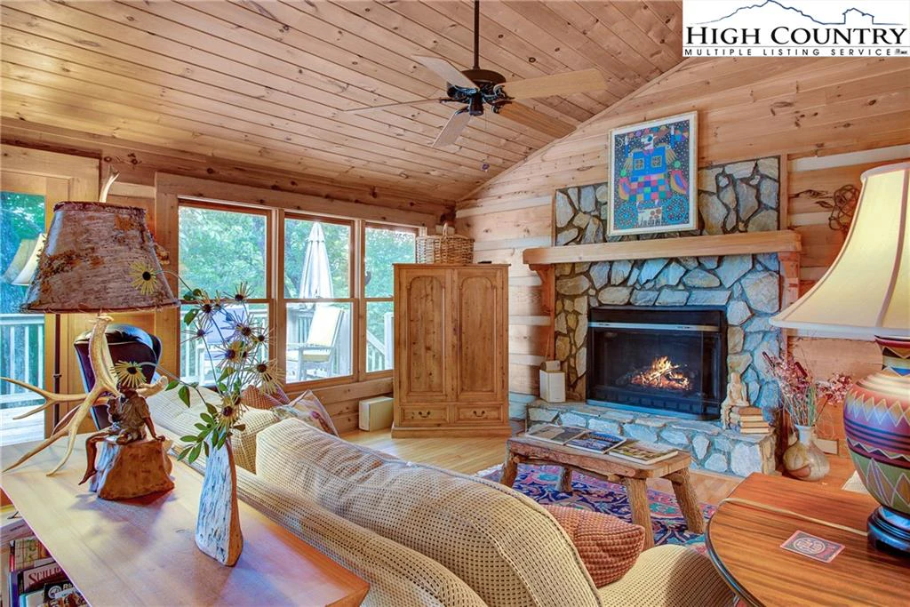 Image number 6 for the current listing