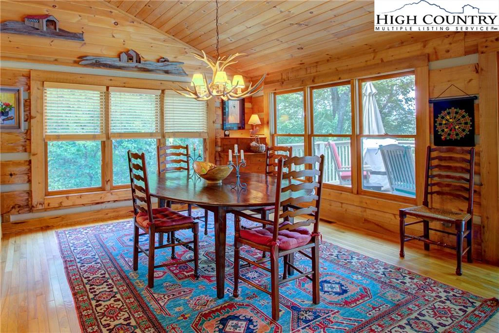 Image number 10 for the current listing