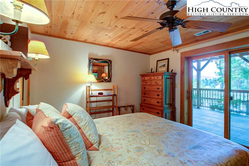 Image number 18 for the current listing