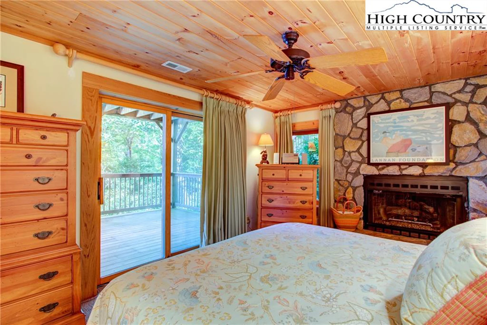 Image number 19 for the current listing