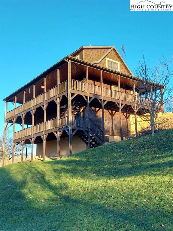 Image number 1 for the current listing