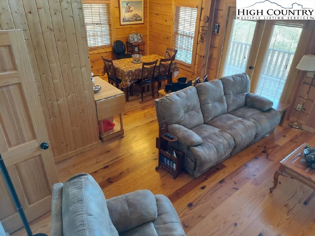 Image number 2 for the current listing