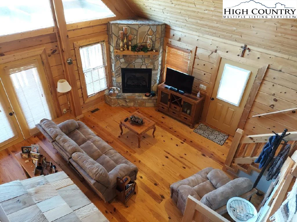 Image number 8 for the current listing