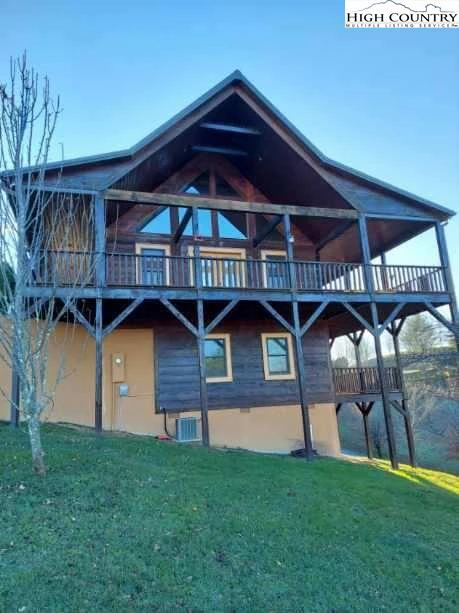 Image number 17 for the current listing