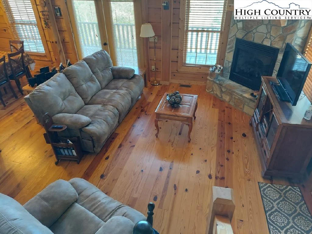 Image number 12 for the current listing