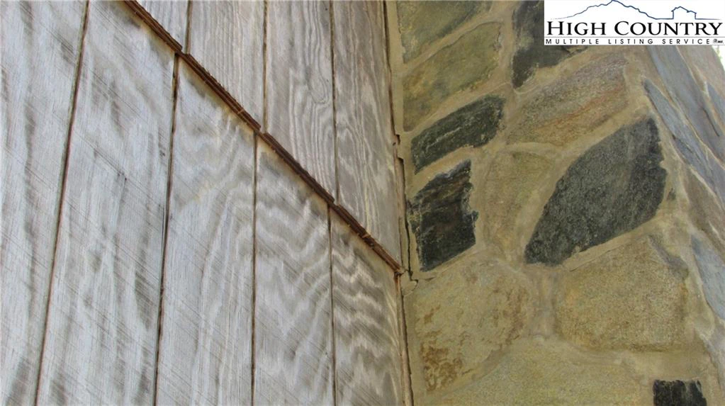 Image number 16 for the current listing