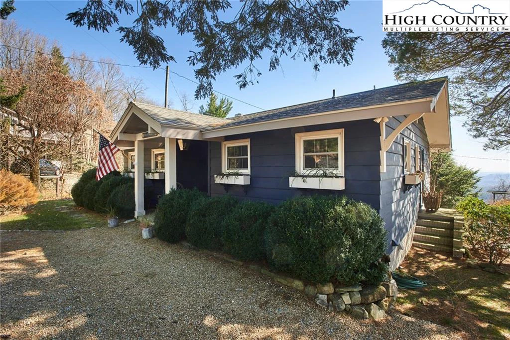 Image number 1 for the current listing