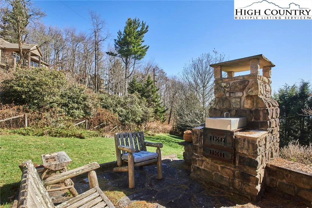 Image number 14 for the current listing