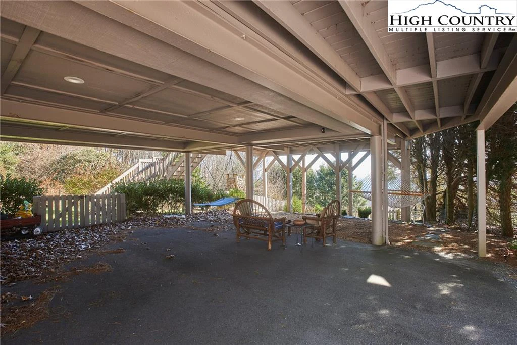 Image number 16 for the current listing