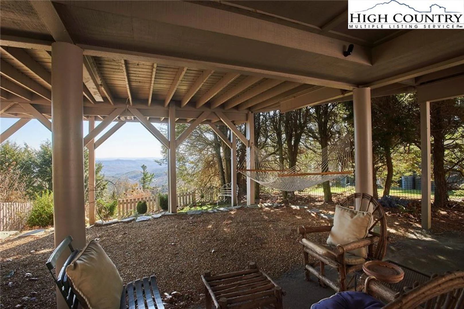 Image number 17 for the current listing