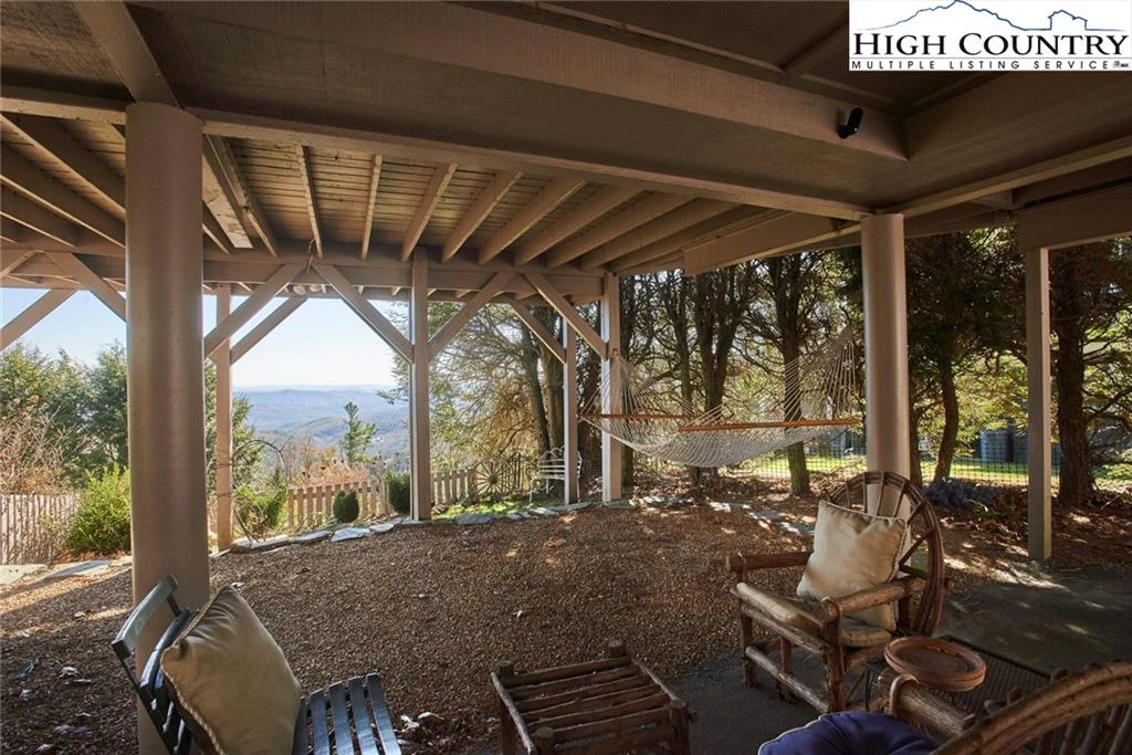 Image number 17 for the current listing