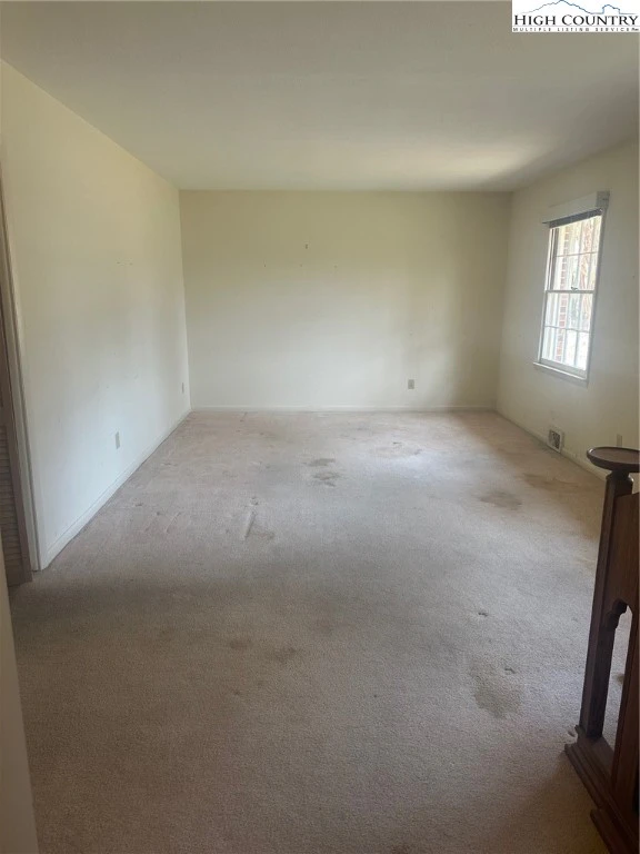 Image number 18 for the current listing