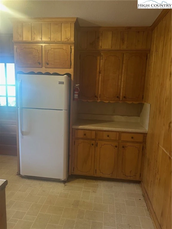 Image number 13 for the current listing