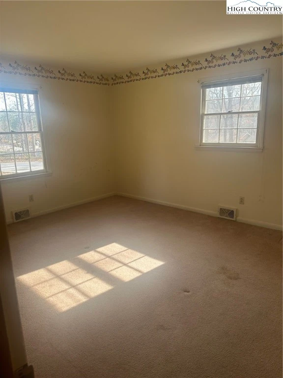 Image number 11 for the current listing
