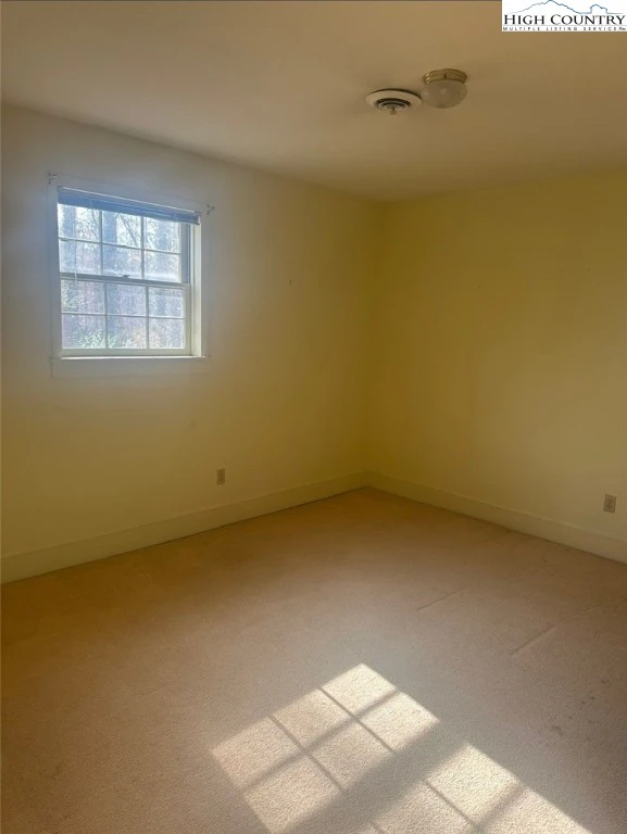 Image number 4 for the current listing