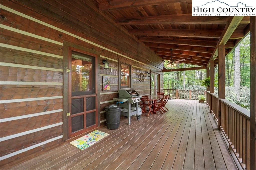Image number 13 for the current listing