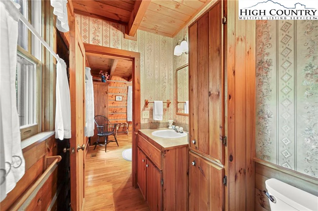 Image number 6 for the current listing