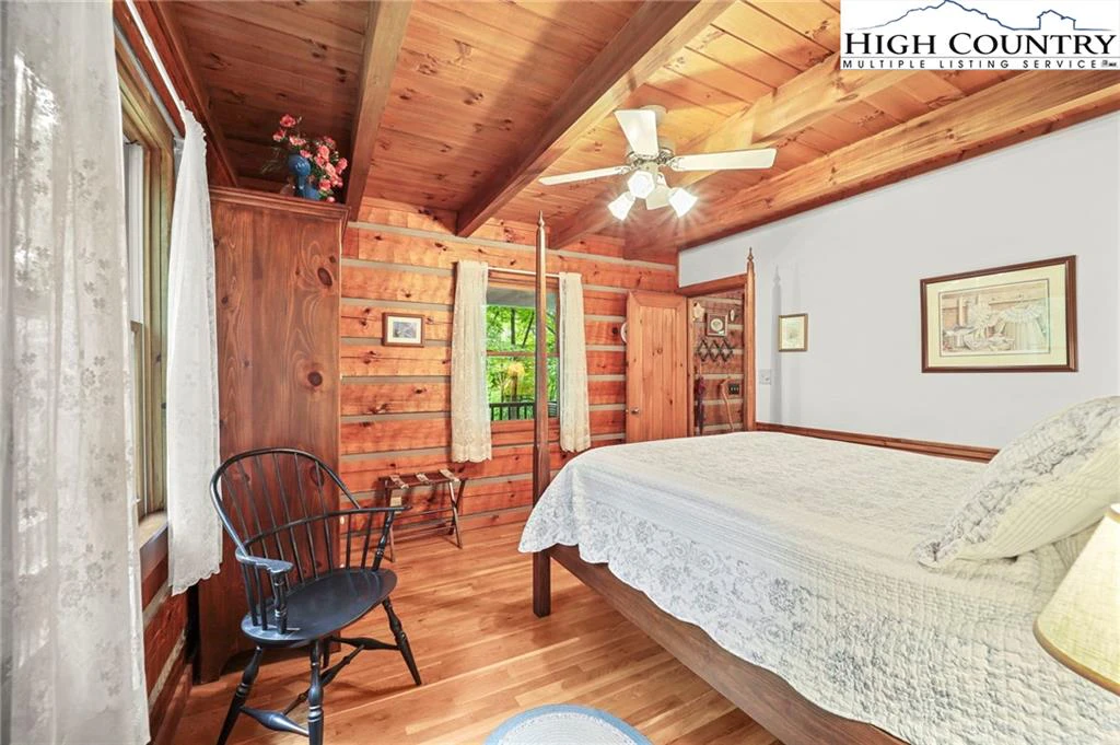Image number 7 for the current listing