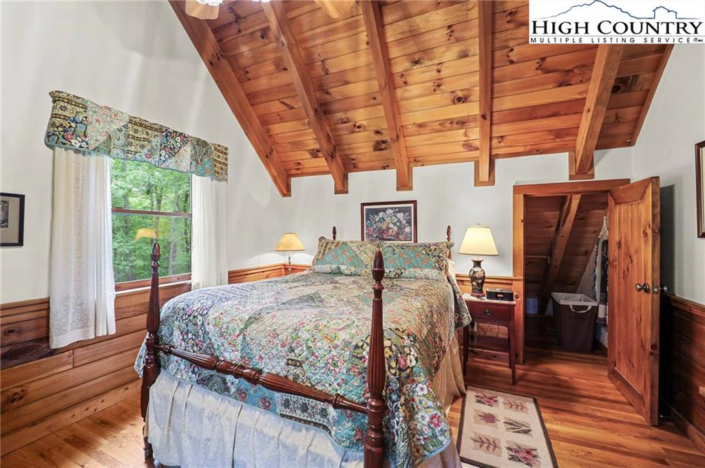 Image number 12 for the current listing