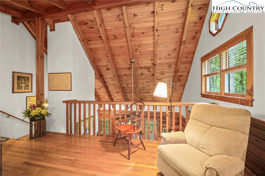 Image number 10 for the current listing