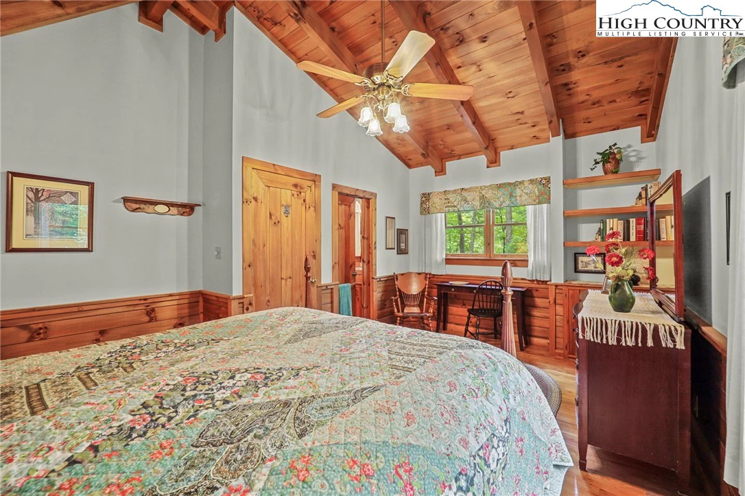 Image number 5 for the current listing