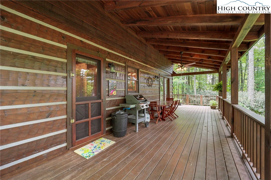 Image number 1 for the current listing