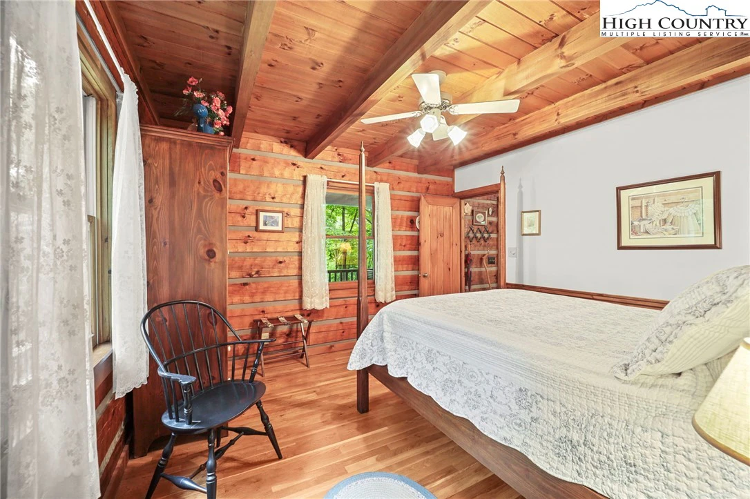 Image number 13 for the current listing
