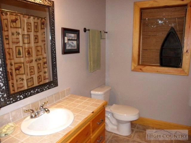 Image number 11 for the current listing