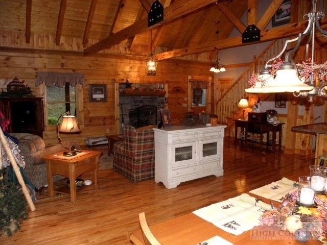 Image number 7 for the current listing
