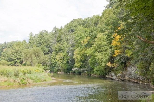Image number 11 for the current listing