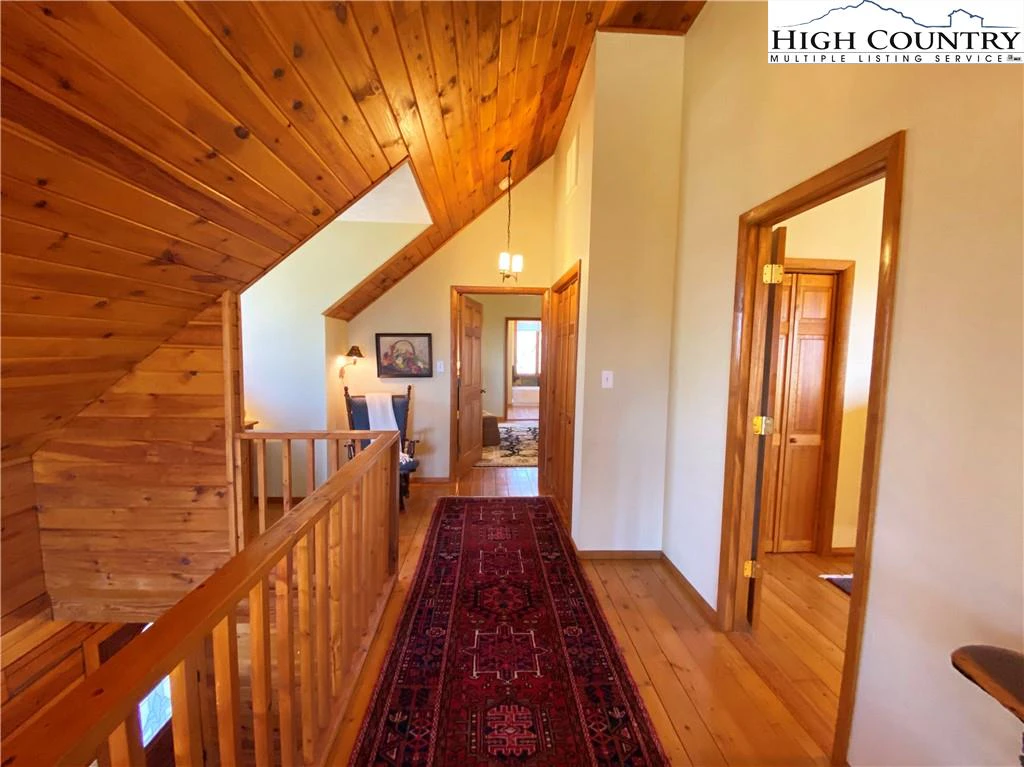 Image number 5 for the current listing
