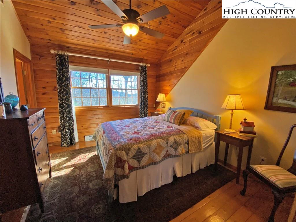 Image number 6 for the current listing
