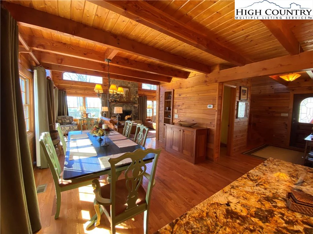 Image number 2 for the current listing
