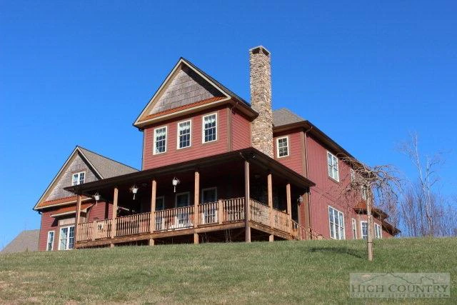 Image number 1 for the current listing