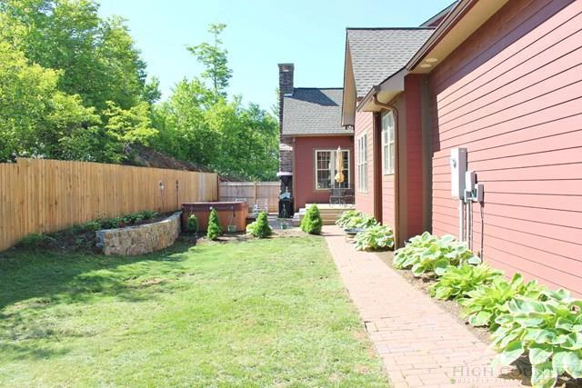 Image number 9 for the current listing
