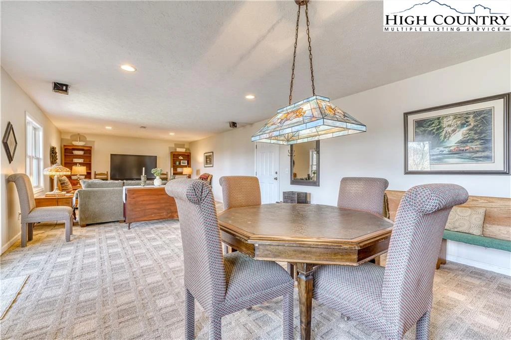 Image number 6 for the current listing