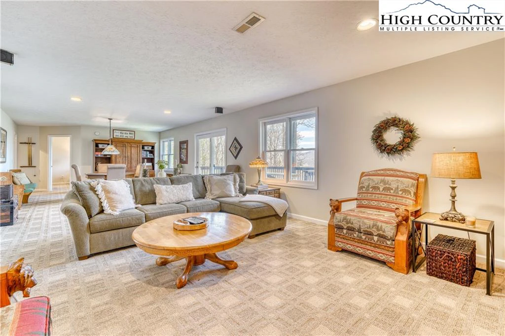 Image number 7 for the current listing