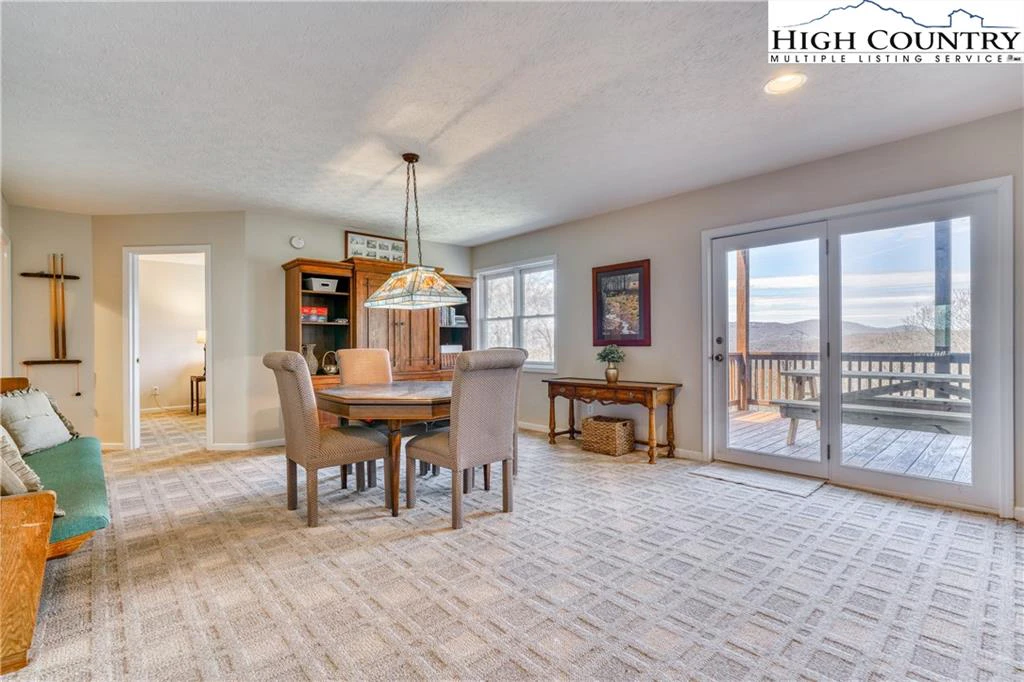 Image number 8 for the current listing