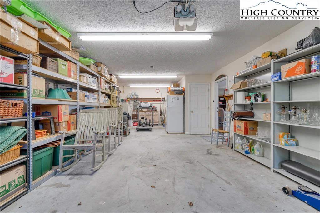 Image number 13 for the current listing