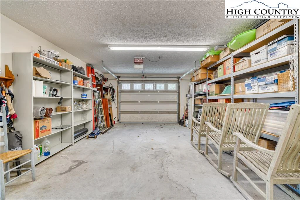Image number 14 for the current listing