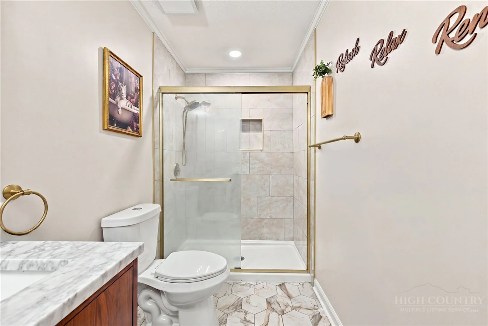 Image number 13 for the current listing