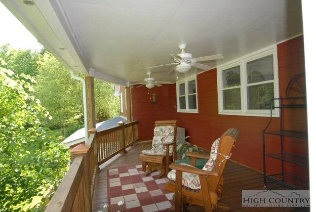 Image number 28 for the current listing