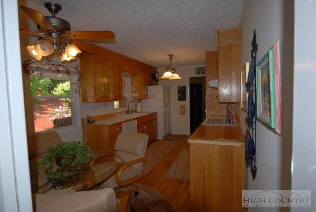 Image number 14 for the current listing
