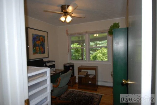 Image number 23 for the current listing